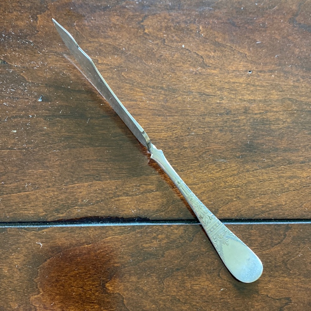 Antique Rogers & Bro. Silver Plated Master Butter Knife!